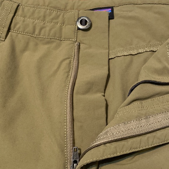 “PATAGONIA” Men’s Cargo Shorts…Tan…Sz 36 - Picture 8 of 8